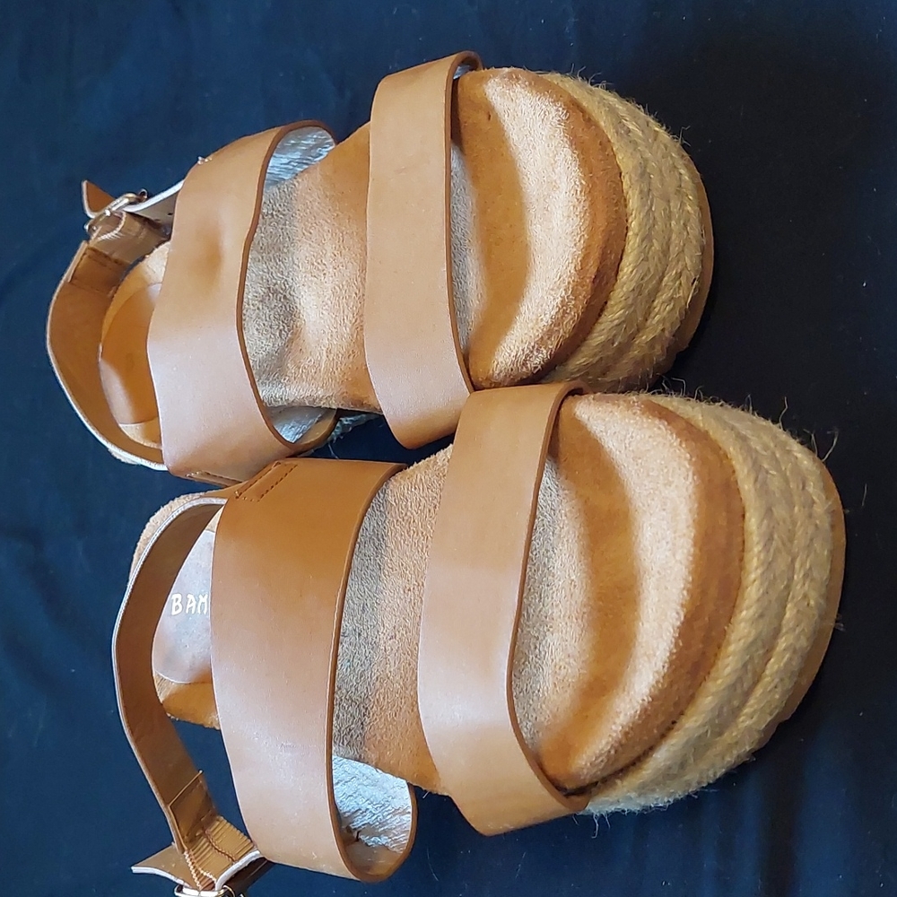 Woman's Sandals size 7.